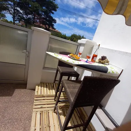 La Maison D'eugenie Avec Sa Vue Sur Les Falaises